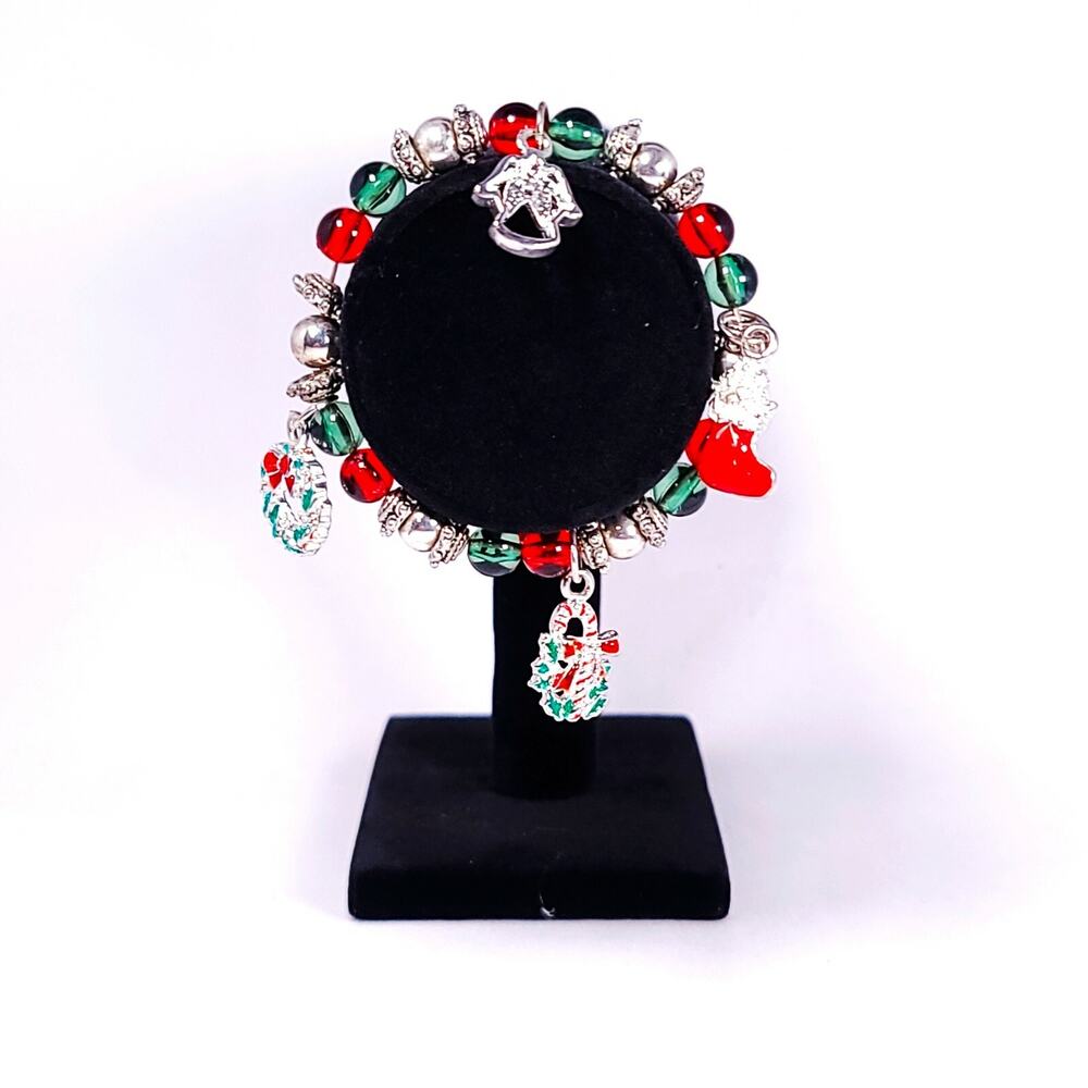 Vtg Christmas Beaded Enamel Charm Stretch Bracelet Angel Stocking Wreath